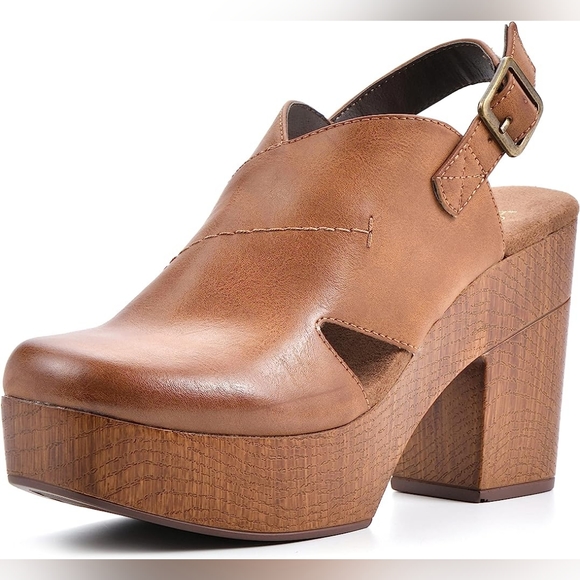 White Mountain Clogs - Picture 7 of 7